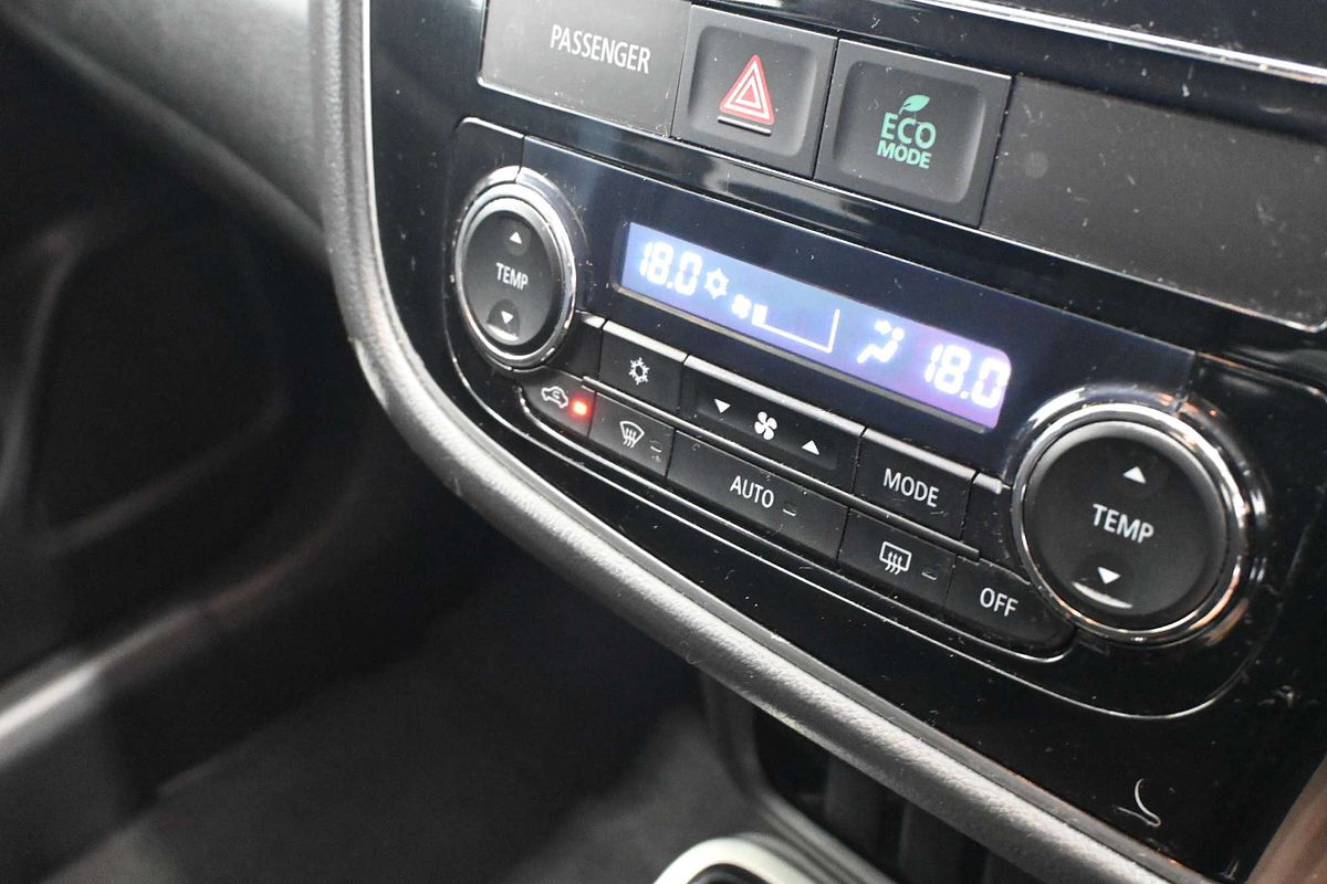 2017 Mitsubishi Outlander LS Safety Pack ZK