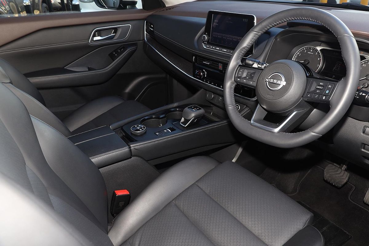 2024 Nissan X-TRAIL ST-L T33
