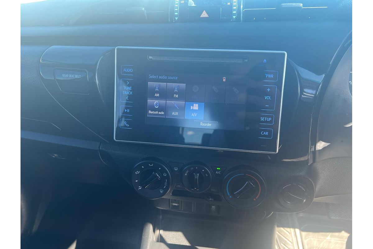 2015 Toyota Hilux SR KUN26R 4X4
