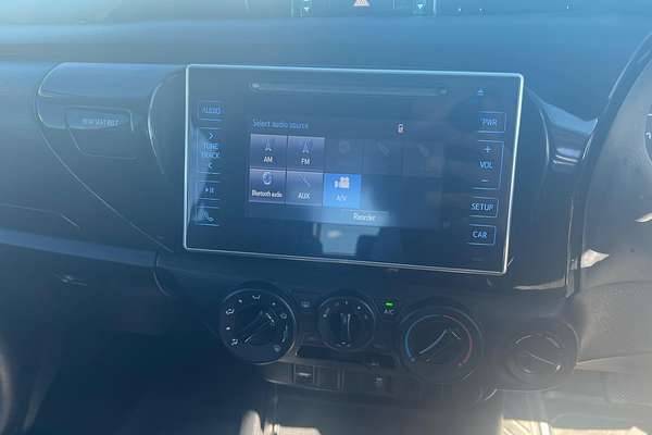 2015 Toyota Hilux SR KUN26R 4X4