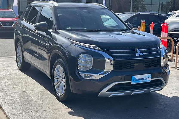 2024 Mitsubishi Outlander LS ZM