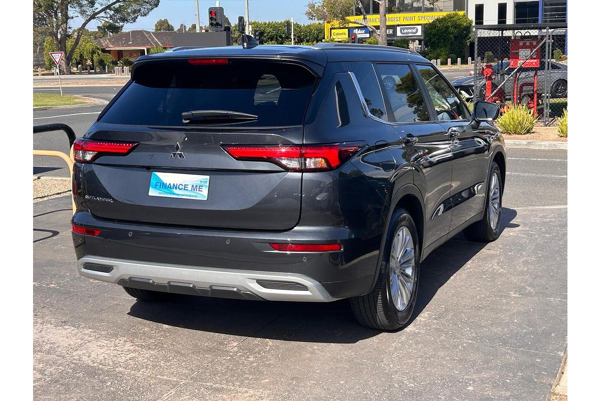2024 Mitsubishi Outlander LS ZM
