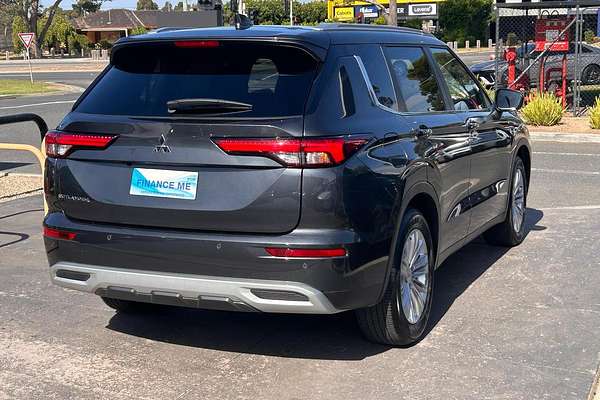 2024 Mitsubishi Outlander LS ZM