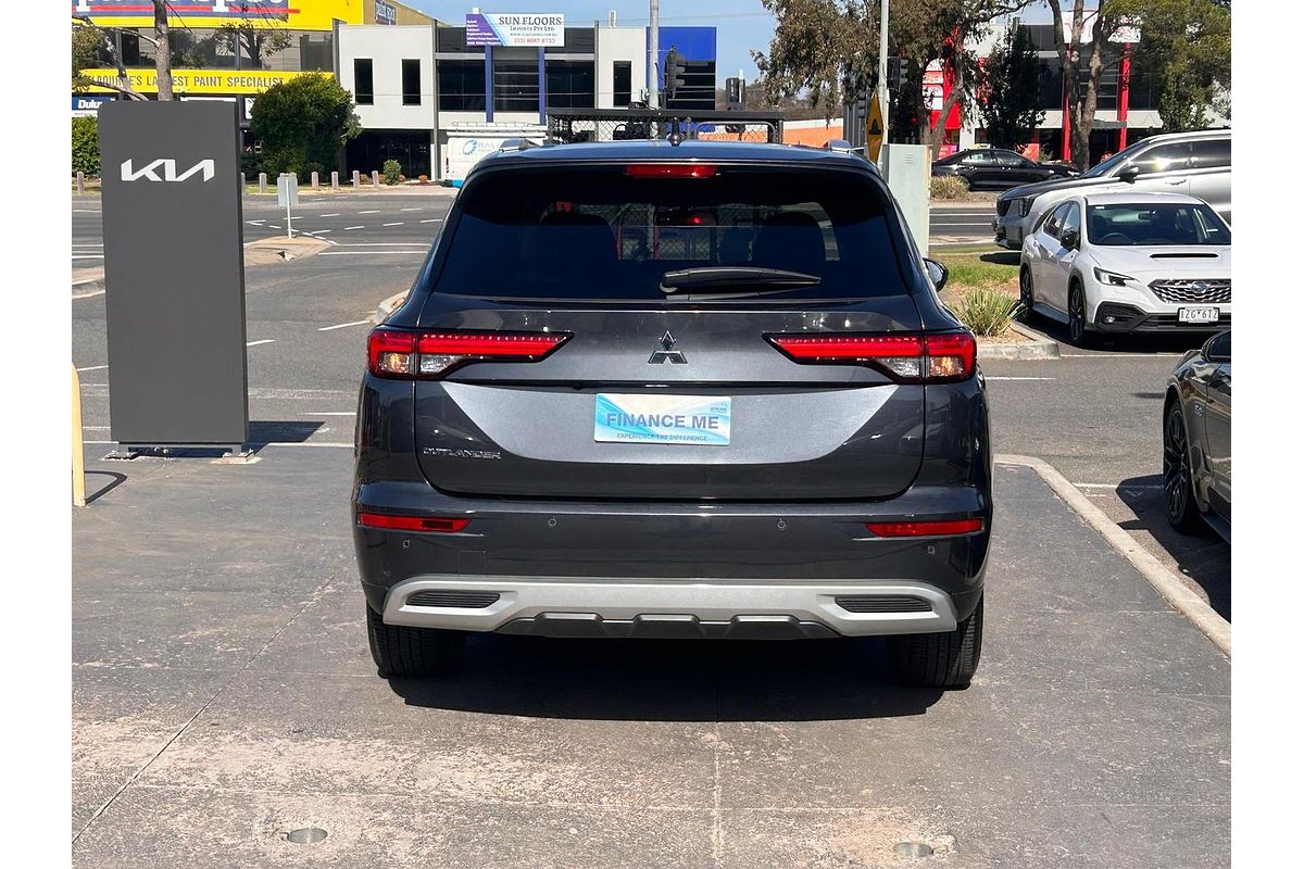 2024 Mitsubishi Outlander LS ZM