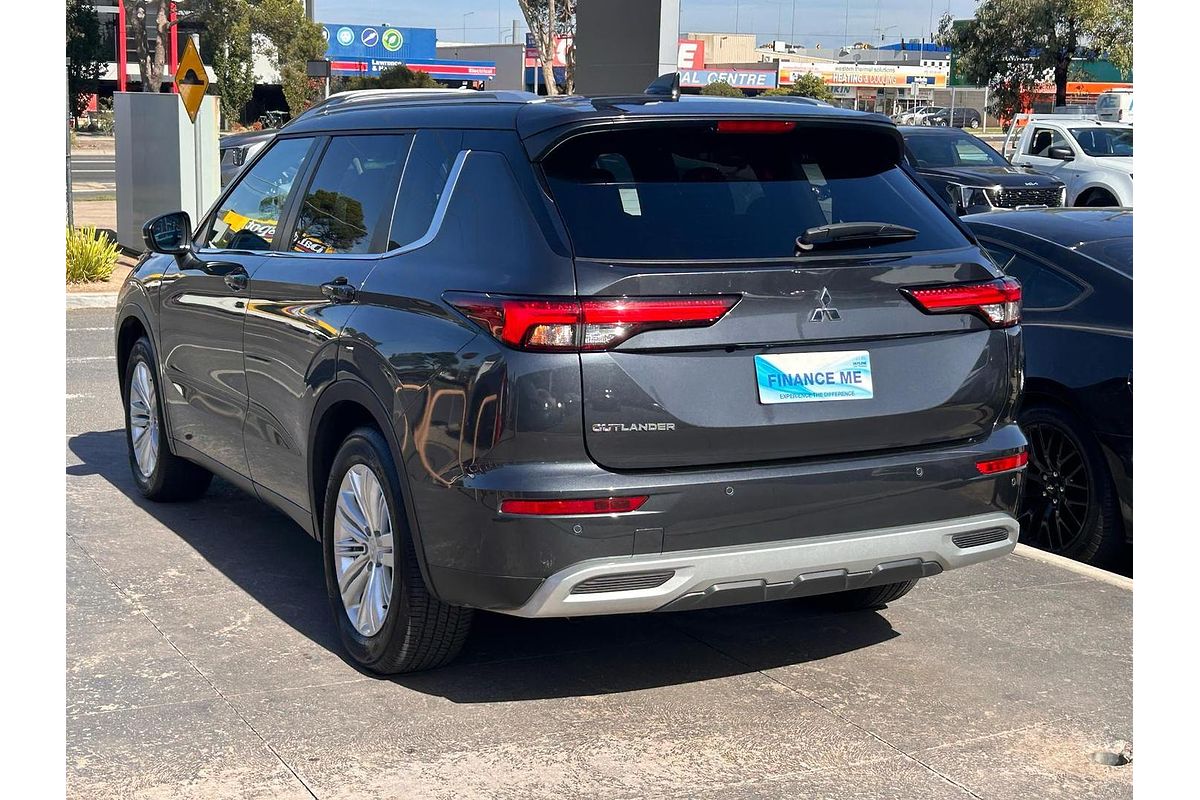 2024 Mitsubishi Outlander LS ZM