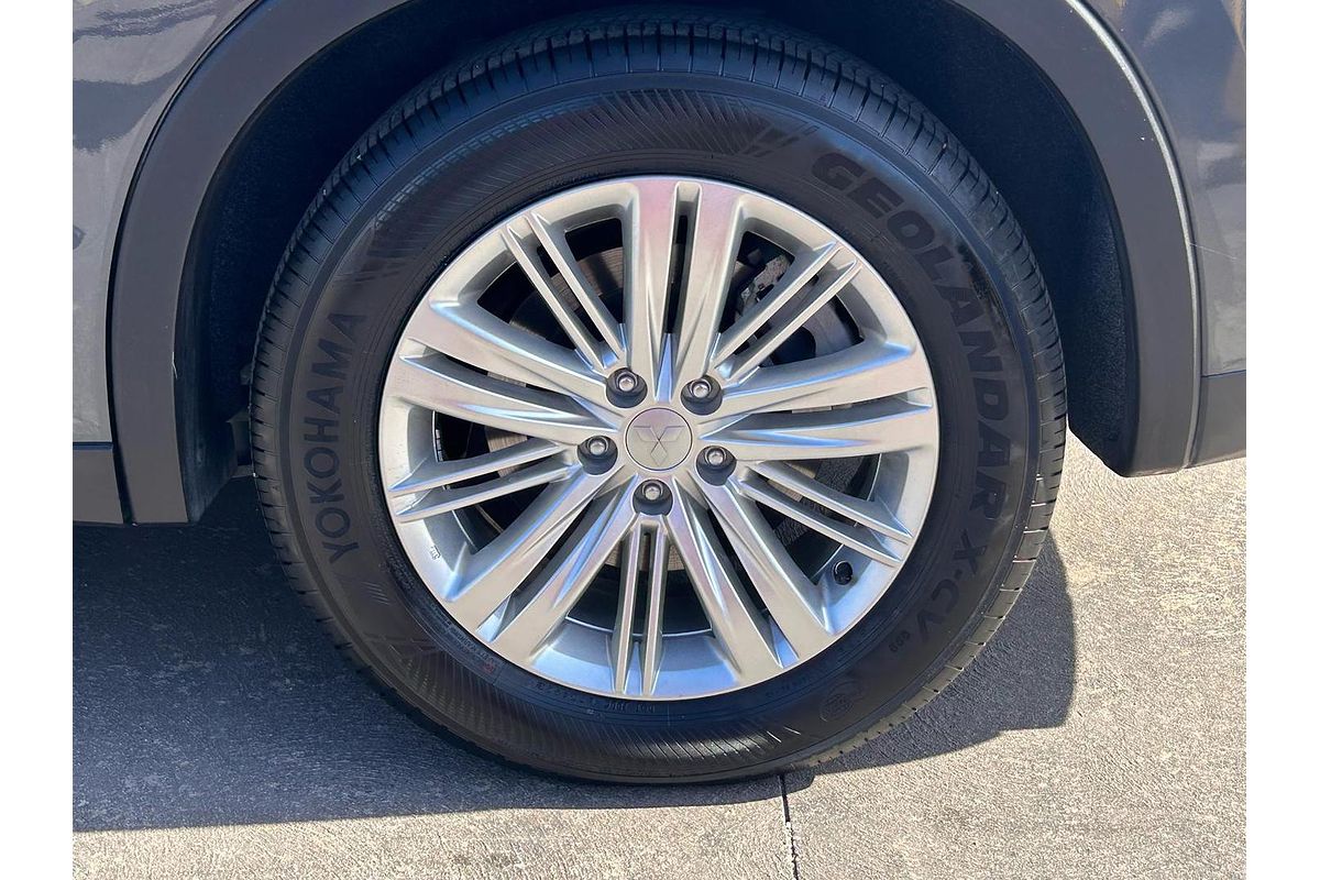 2024 Mitsubishi Outlander LS ZM