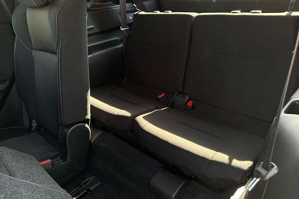 2024 Mitsubishi Outlander LS ZM