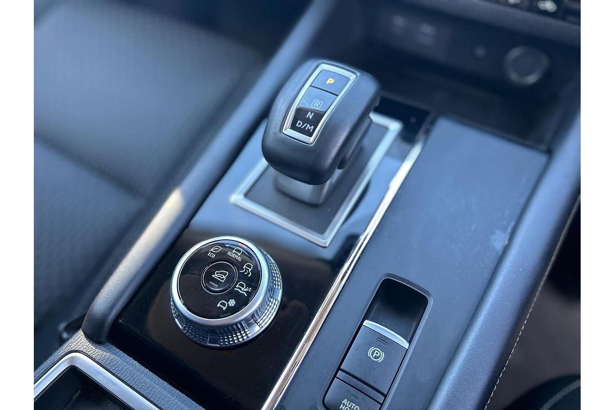 2024 Mitsubishi Outlander LS ZM