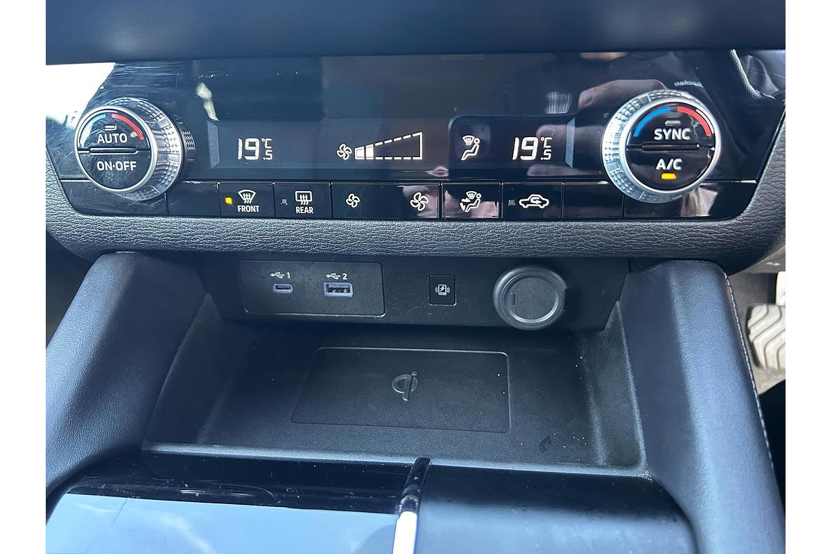 2024 Mitsubishi Outlander LS ZM