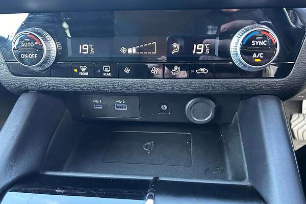 2024 Mitsubishi Outlander LS ZM