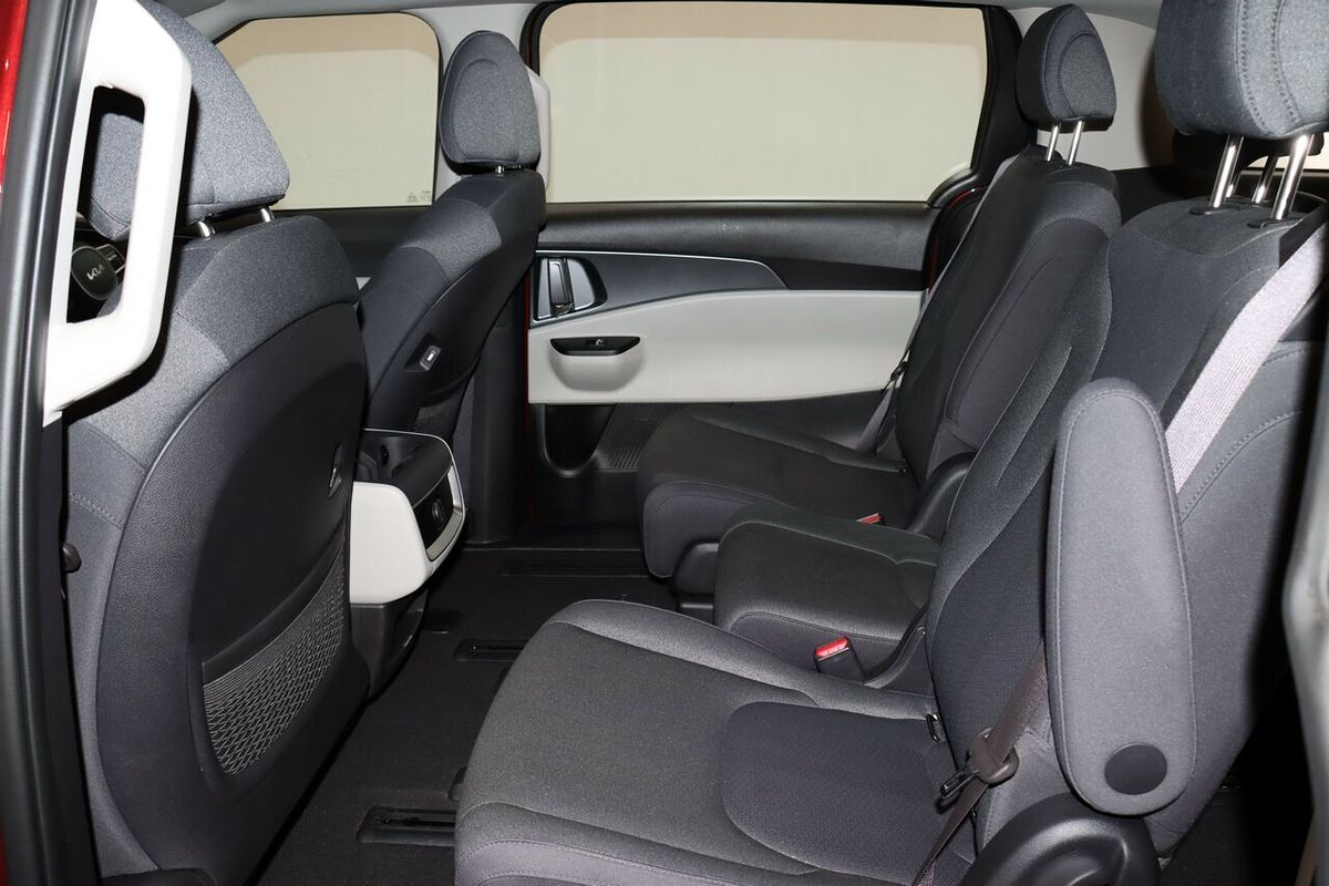 2024 Kia Carnival S KA4