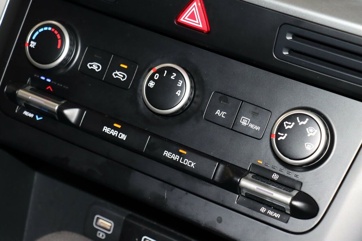 2024 Kia Carnival S KA4