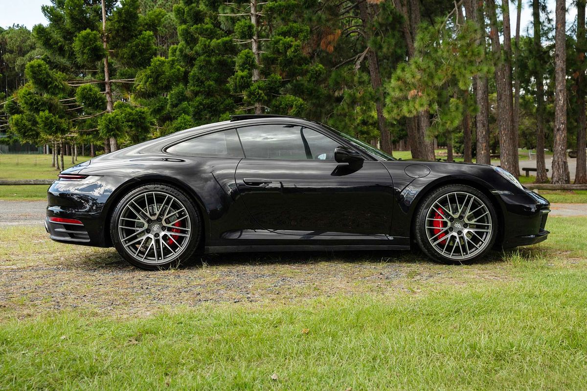 2022 Porsche 911 Carrera S 992