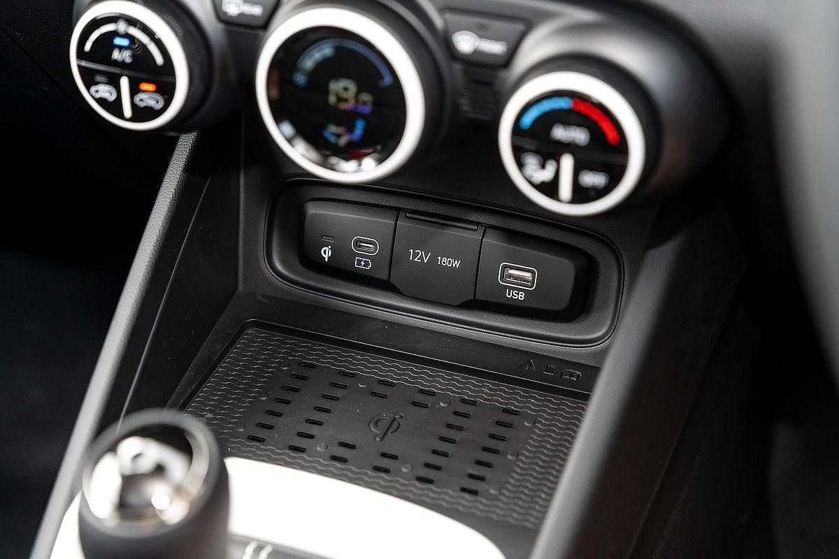 2024 Hyundai Venue Elite QX.V5