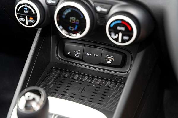2024 Hyundai Venue Elite QX.V5