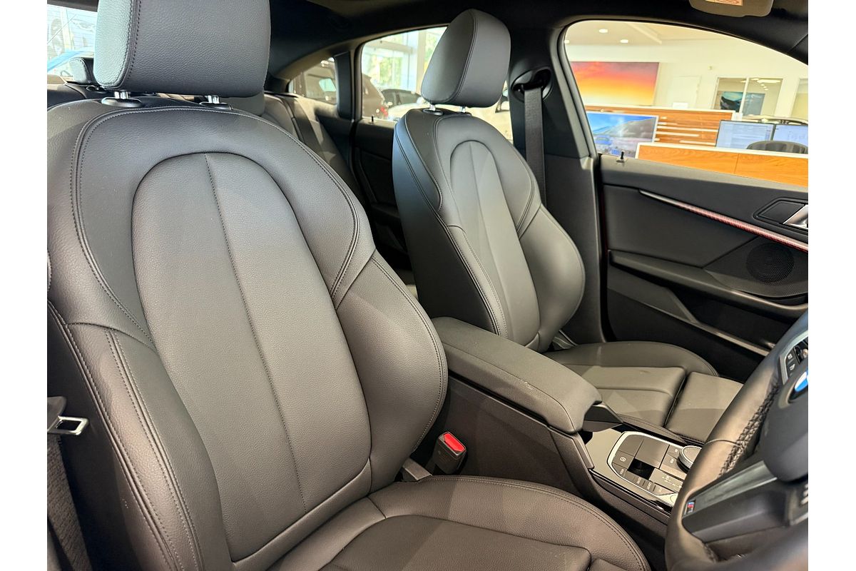 2024 BMW 2 Series 220i M Sport F44