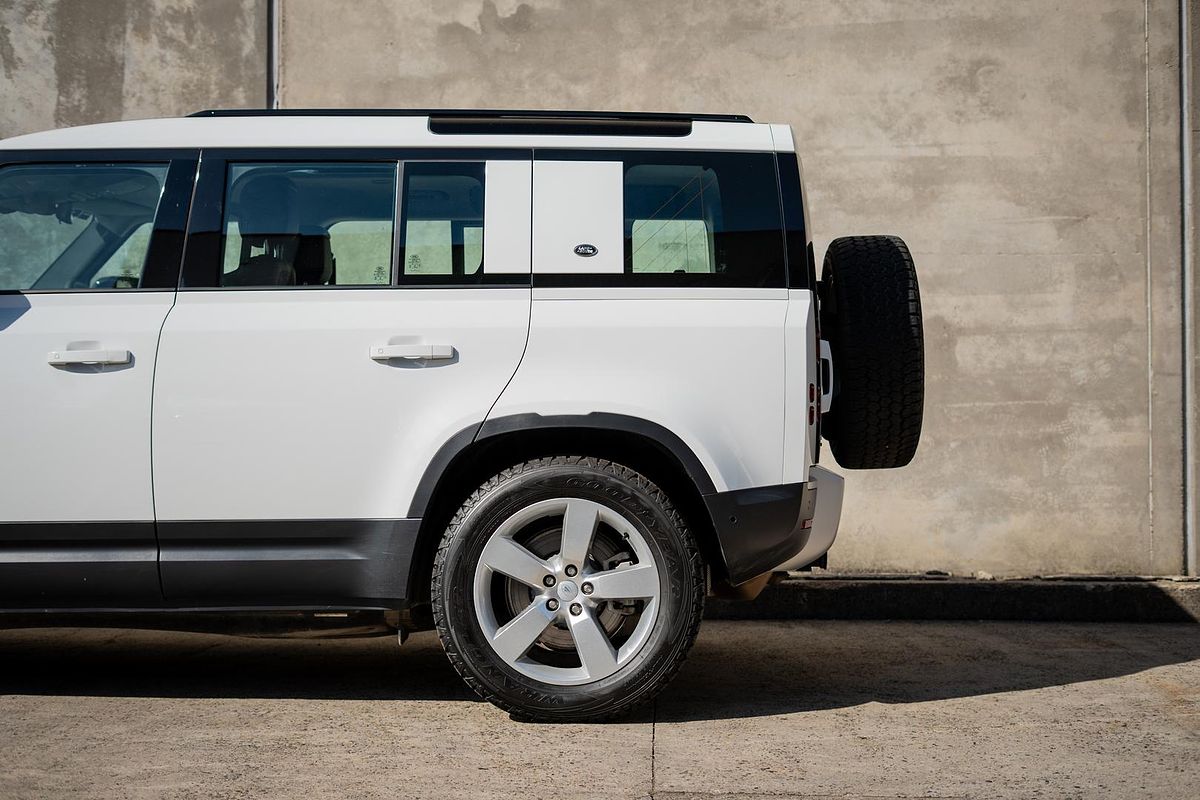 2021 Land Rover Defender 110 D300 HSE L663