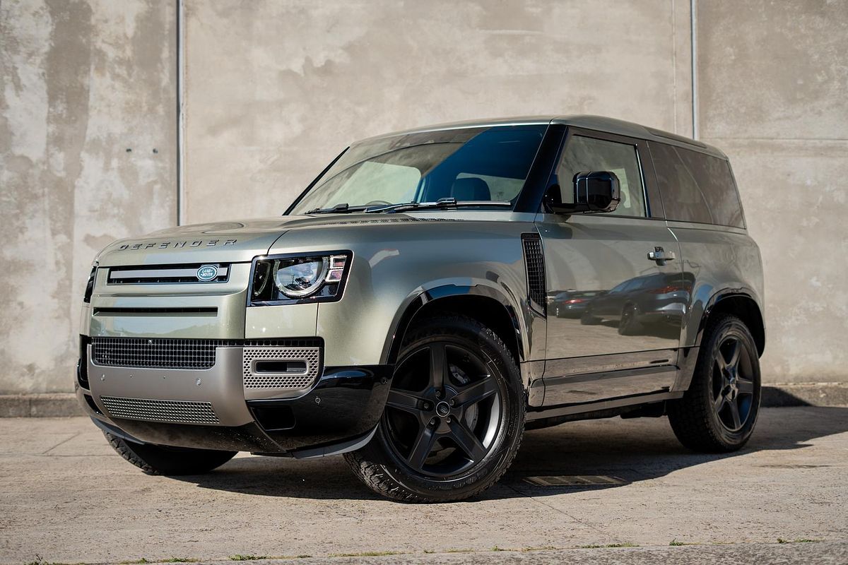 2024 Land Rover Defender 90 P400 X-Dynamic SE L663