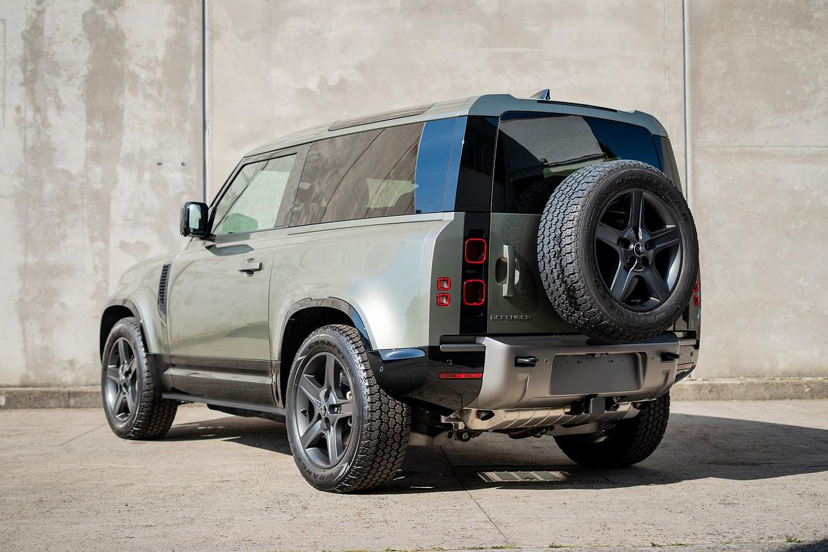 2024 Land Rover Defender 90 P400 X-Dynamic SE L663