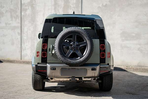 2024 Land Rover Defender 90 P400 X-Dynamic SE L663