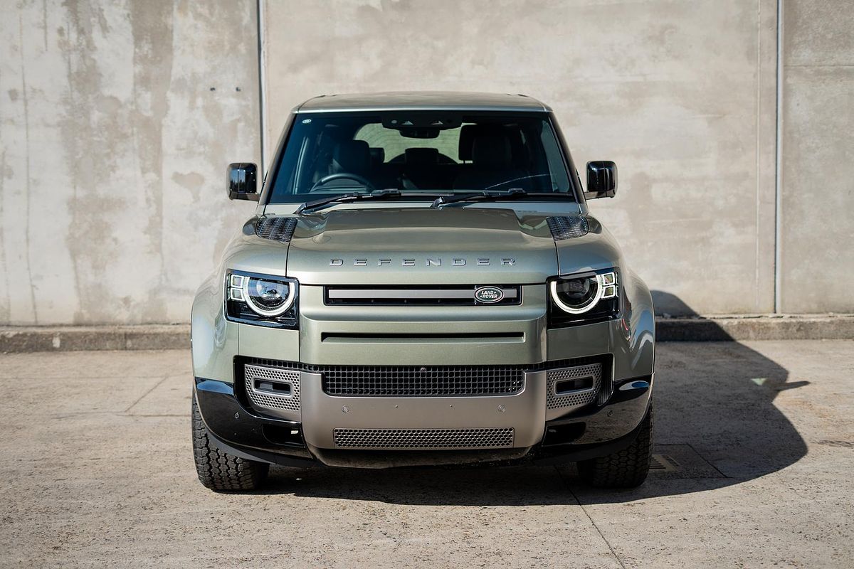 2024 Land Rover Defender 90 P400 X-Dynamic SE L663