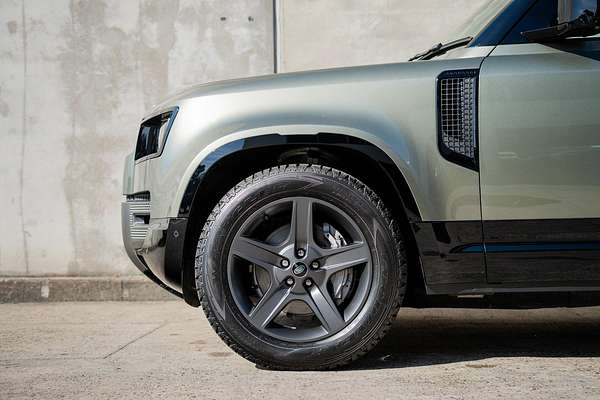 2024 Land Rover Defender 90 P400 X-Dynamic SE L663