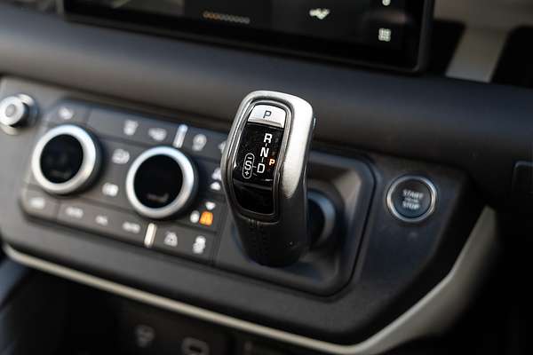 2024 Land Rover Defender 90 P400 X-Dynamic SE L663