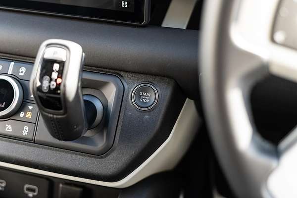 2024 Land Rover Defender 90 P400 X-Dynamic SE L663