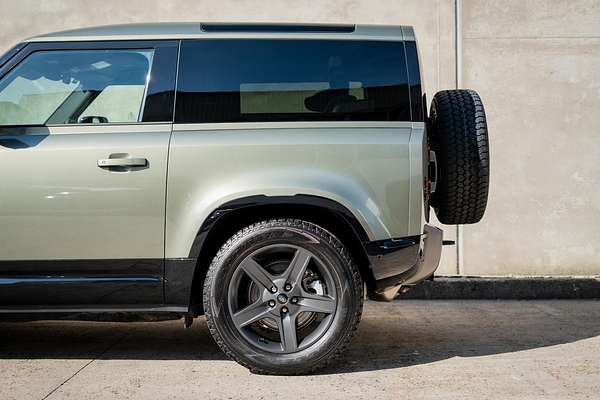 2024 Land Rover Defender 90 P400 X-Dynamic SE L663