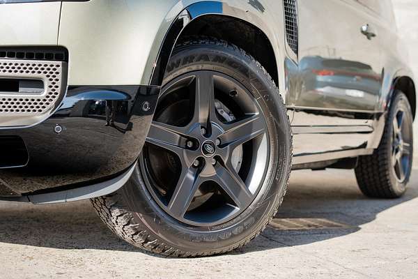 2024 Land Rover Defender 90 P400 X-Dynamic SE L663
