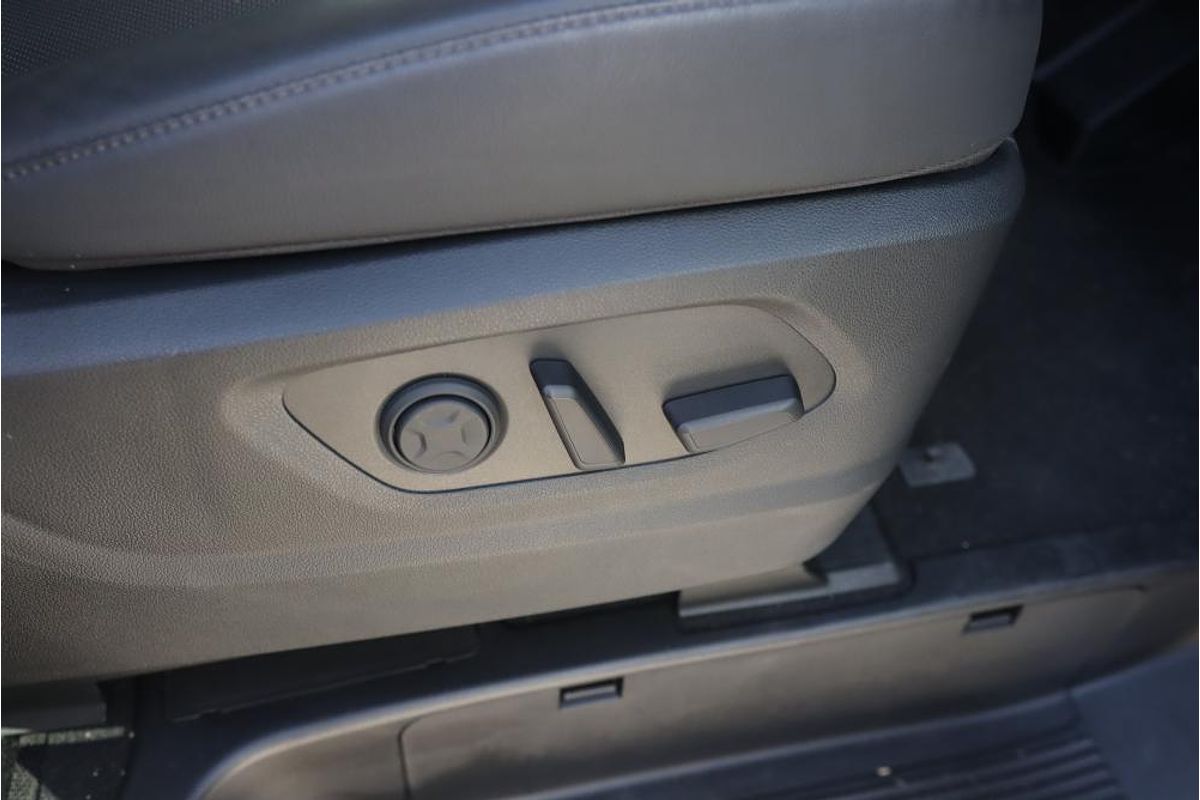 2024 Hyundai STARIA Highlander US4.V3