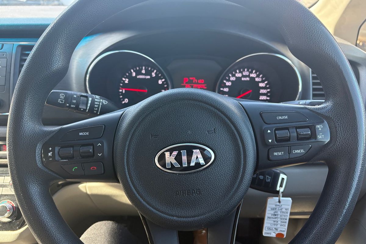 2017 Kia Carnival S YP
