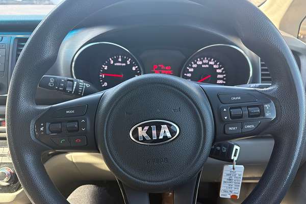 2017 Kia Carnival S YP