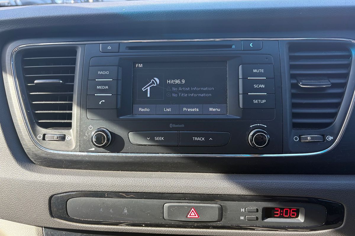 2017 Kia Carnival S YP