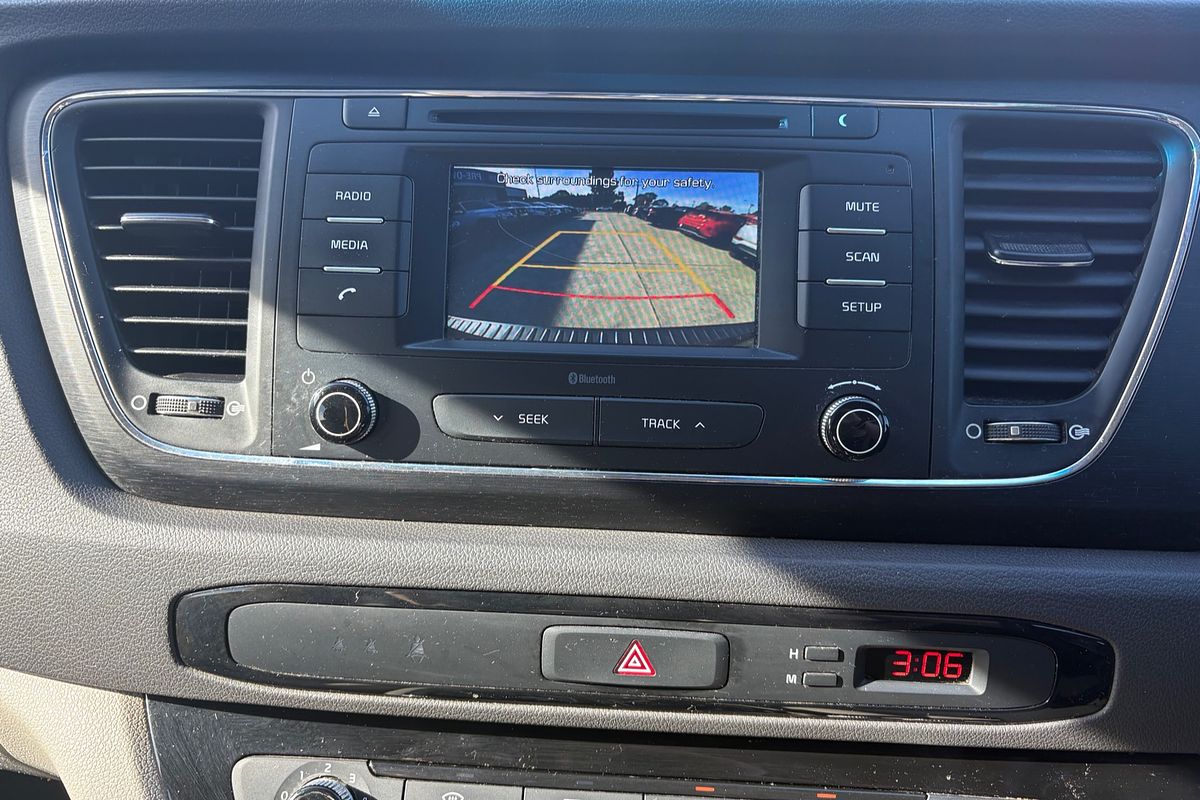2017 Kia Carnival S YP