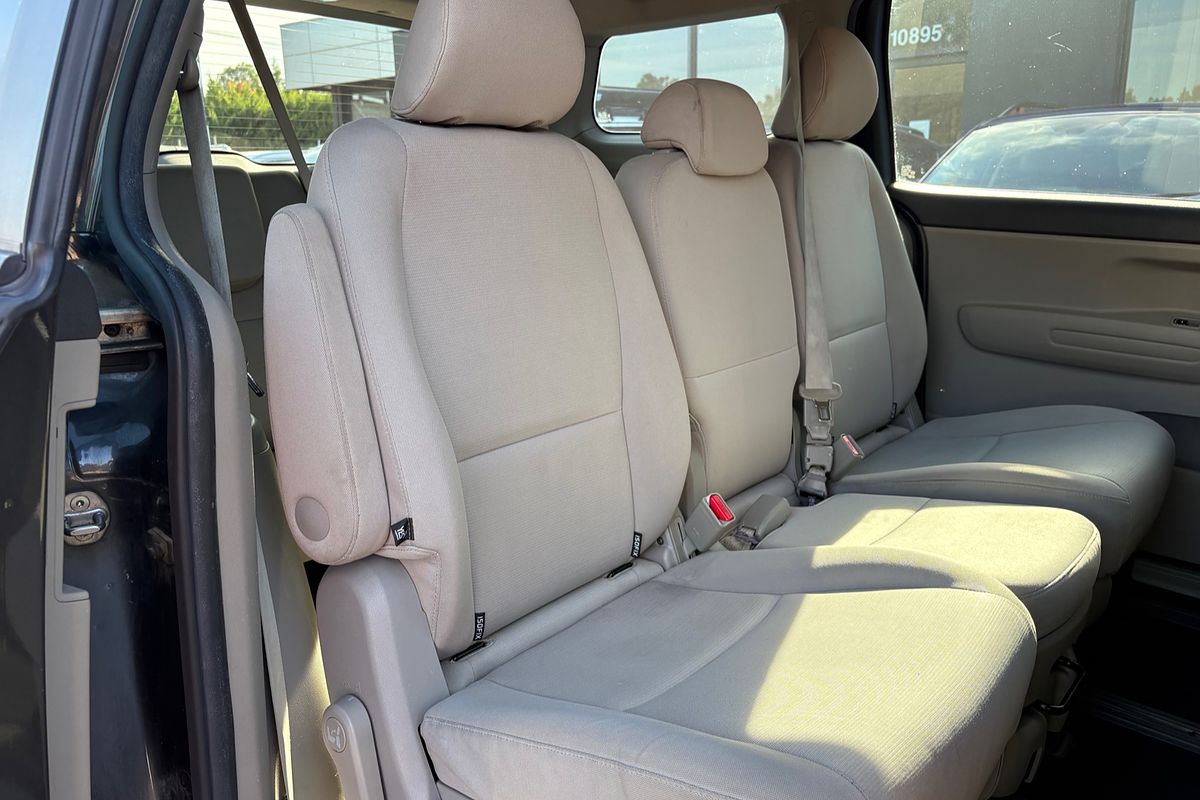 2017 Kia Carnival S YP