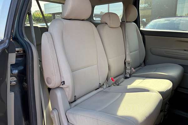 2017 Kia Carnival S YP