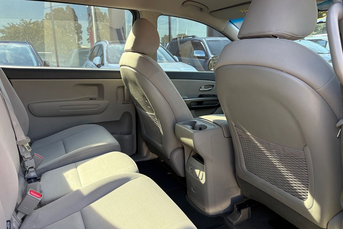 2017 Kia Carnival S YP