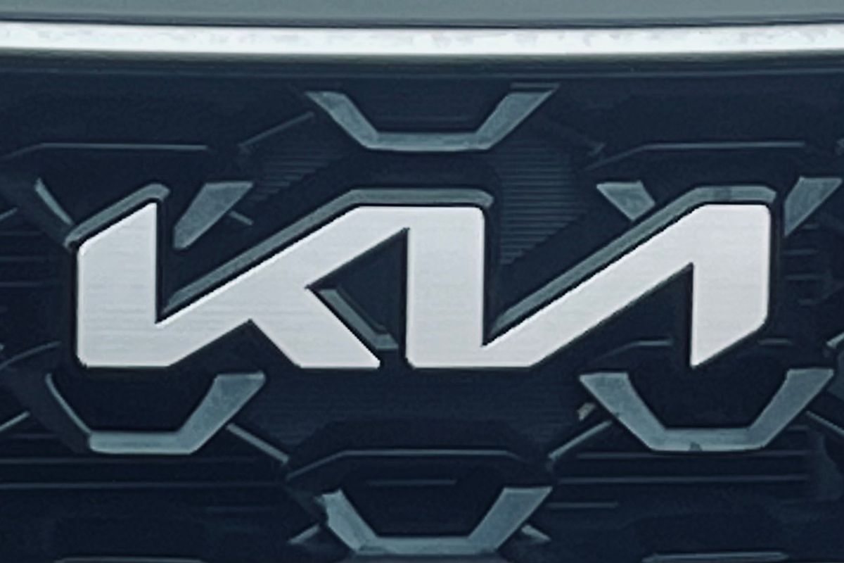 2023 Kia Sorento S MQ4