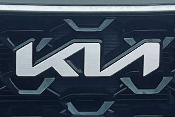 2023 Kia Sorento S MQ4