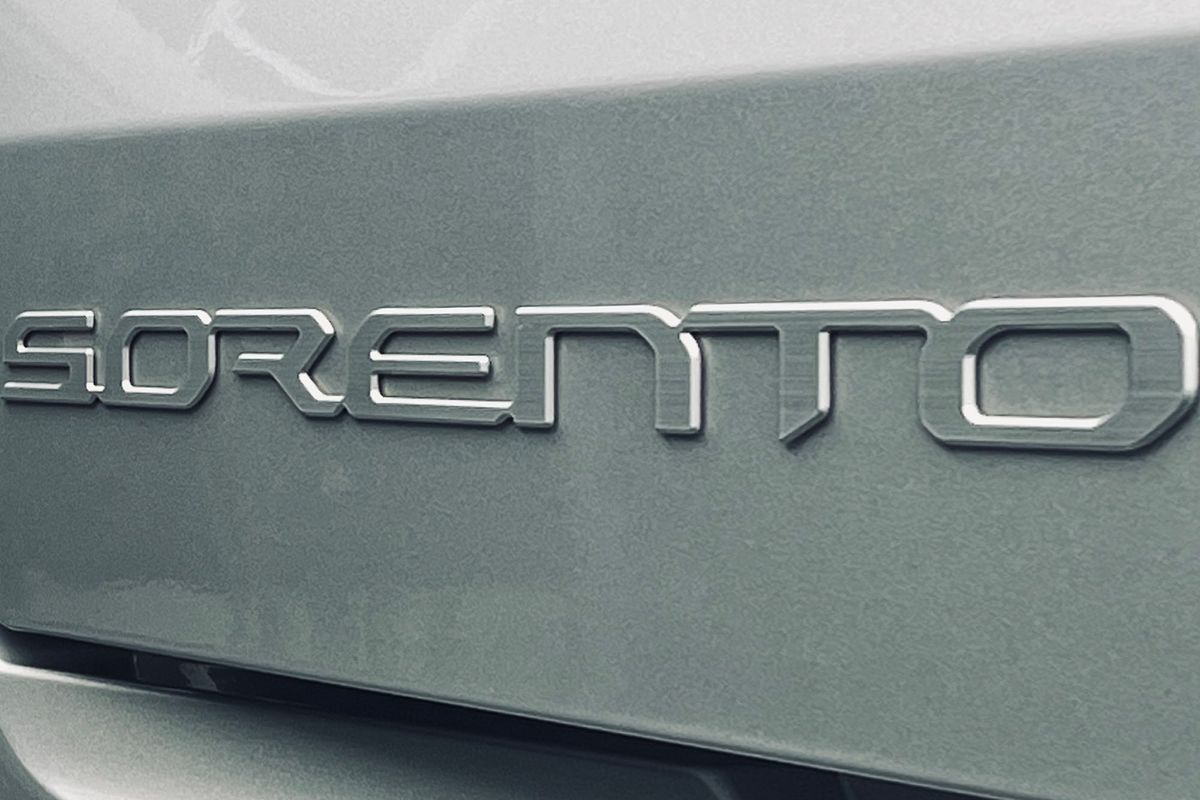 2023 Kia Sorento S MQ4