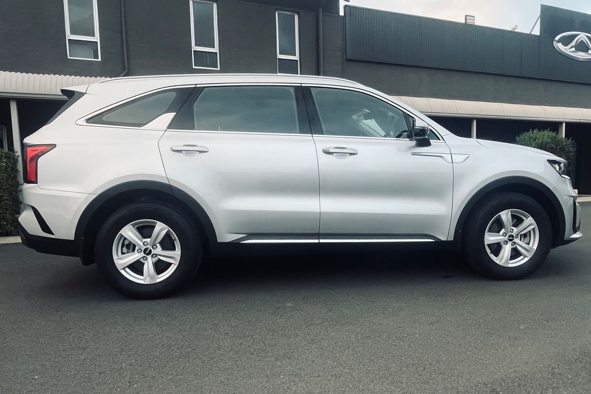 2023 Kia Sorento S MQ4