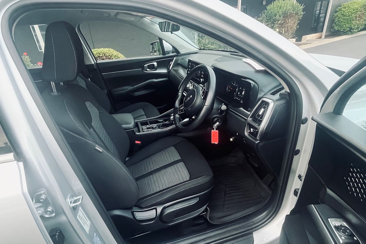 2023 Kia Sorento S MQ4
