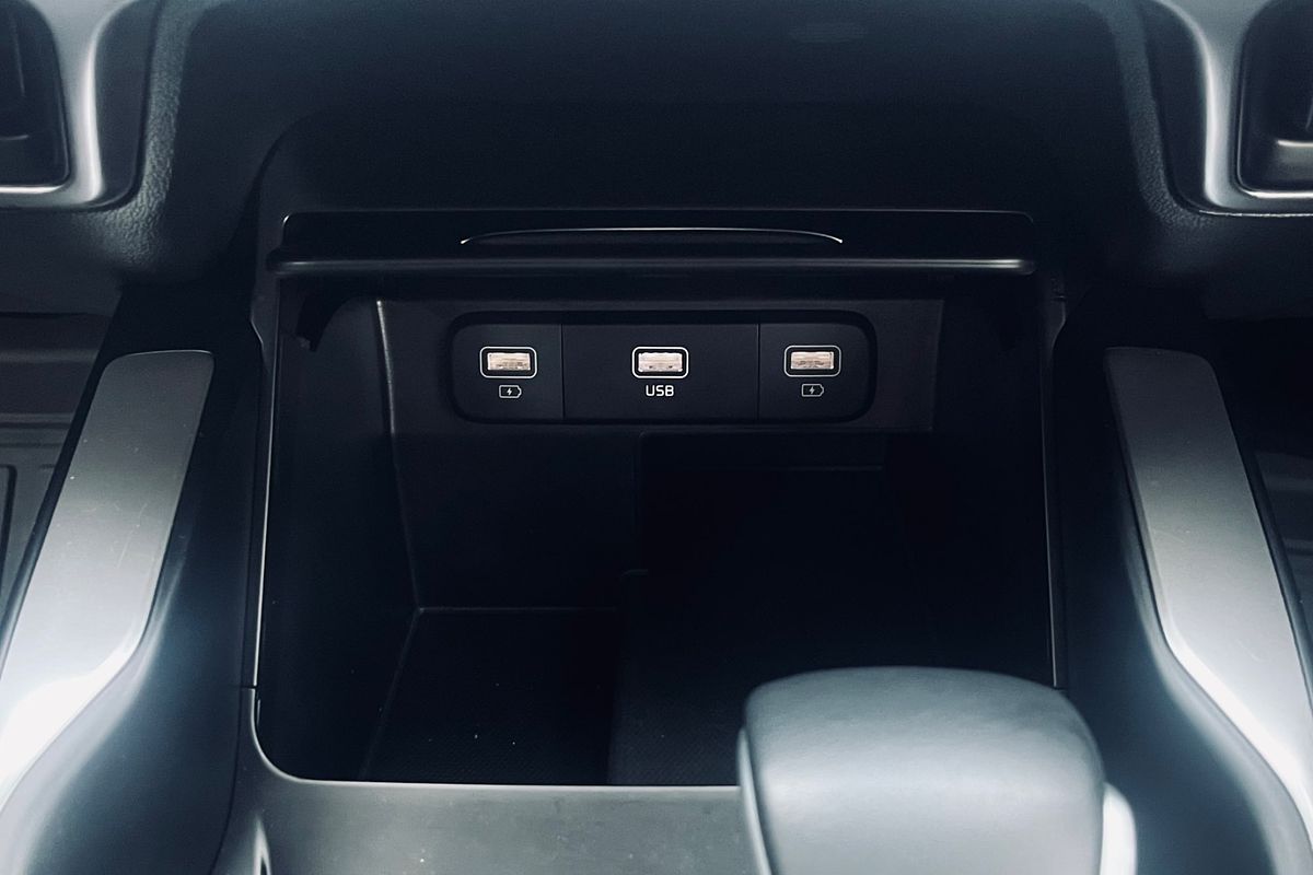2023 Kia Sorento S MQ4