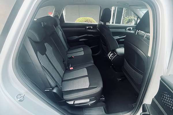 2023 Kia Sorento S MQ4