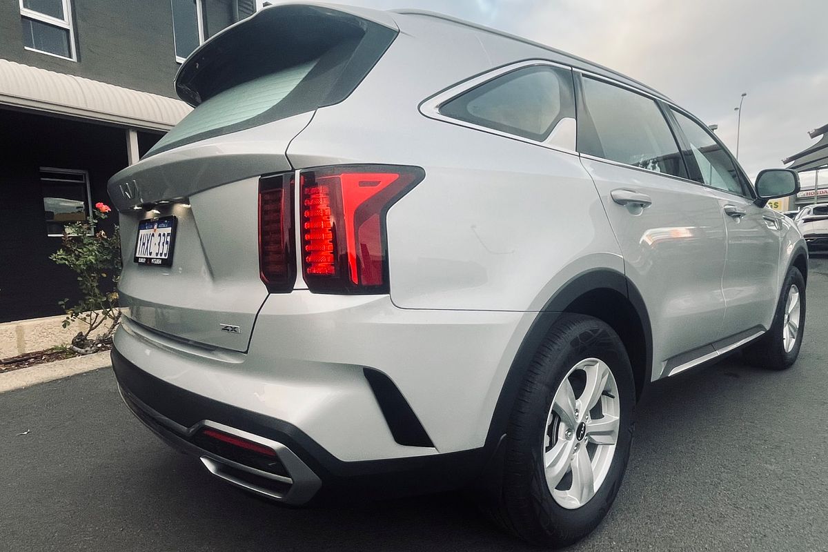 2023 Kia Sorento S MQ4