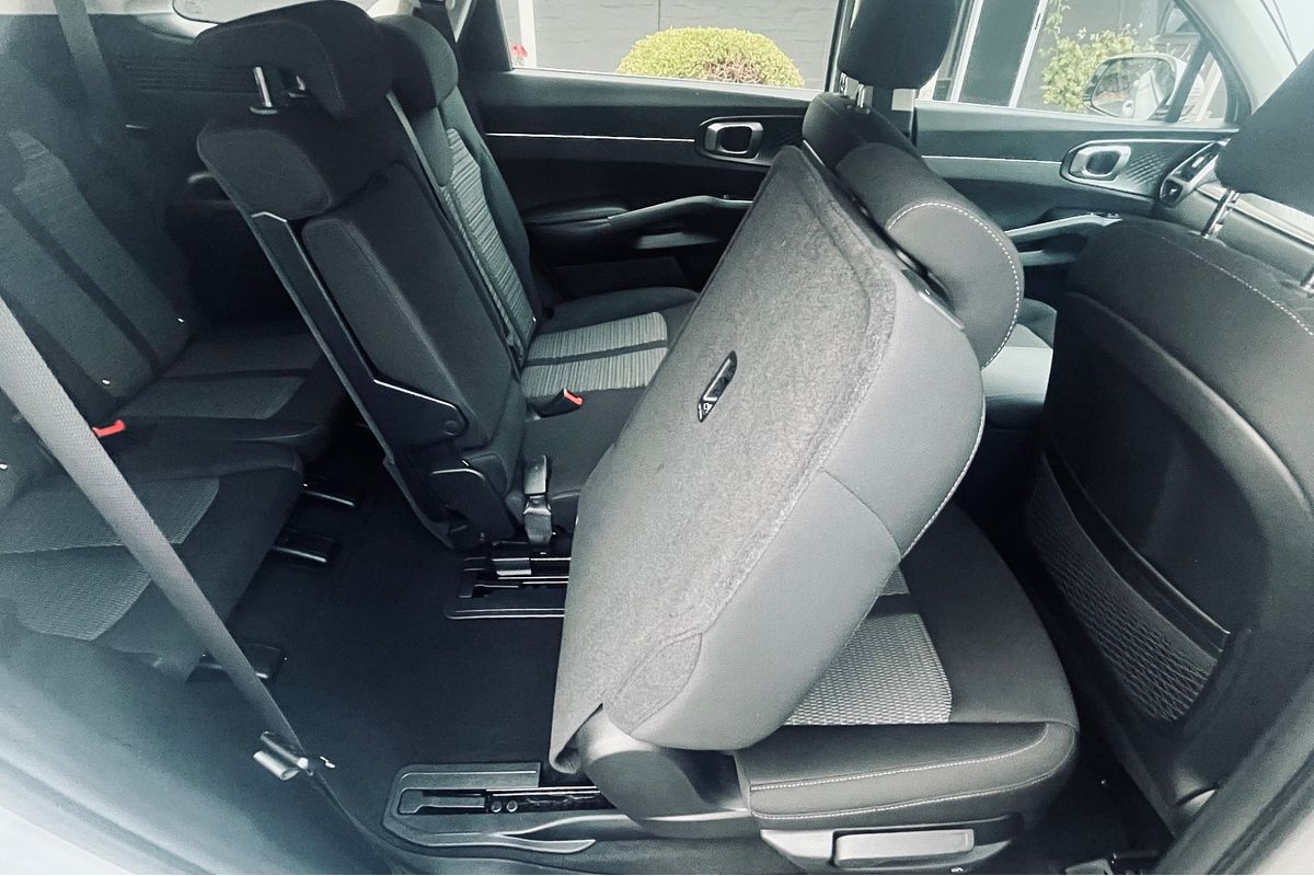 2023 Kia Sorento S MQ4