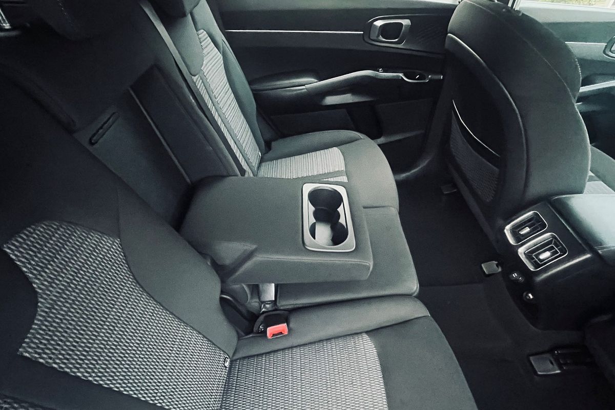 2023 Kia Sorento S MQ4