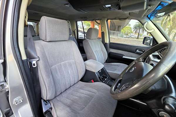 2011 Nissan Patrol ST GU 7