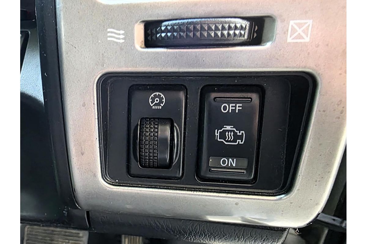 2011 Nissan Patrol ST GU 7